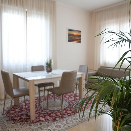 Blancohouse - Berto Luxury Rimini Centro Storico Apartment Bagian luar foto